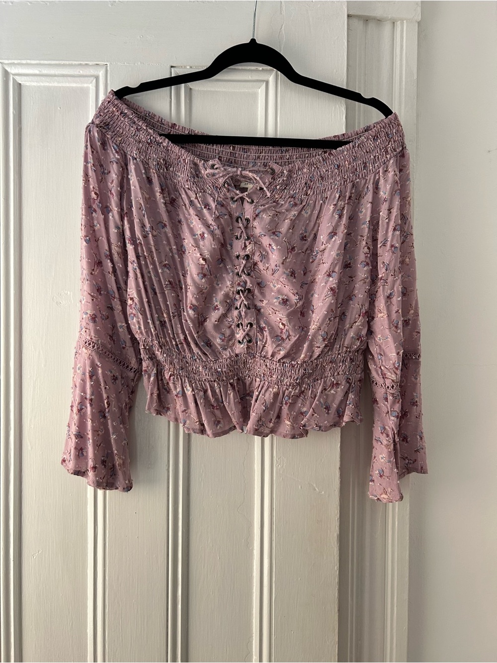 En Crème | Floral | Off-Shoulder Top